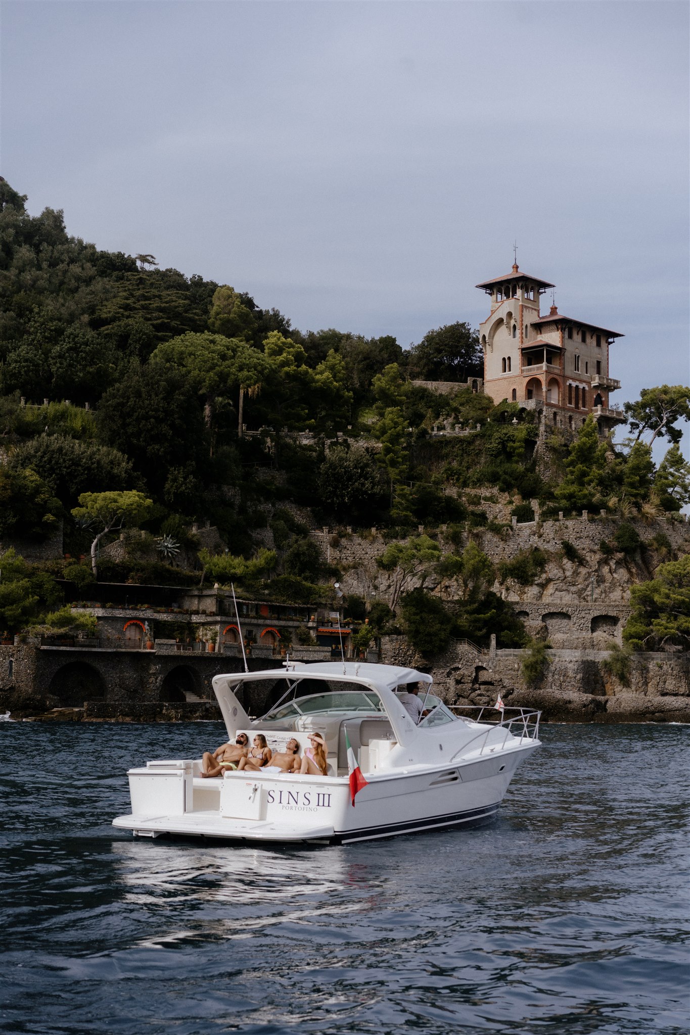 Tour, cruise, transfer and maritime tender services